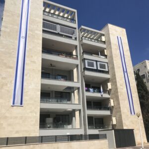 דגל משי 20 מטר / 1.10 מטר כולל 4 טבעות לקשירה